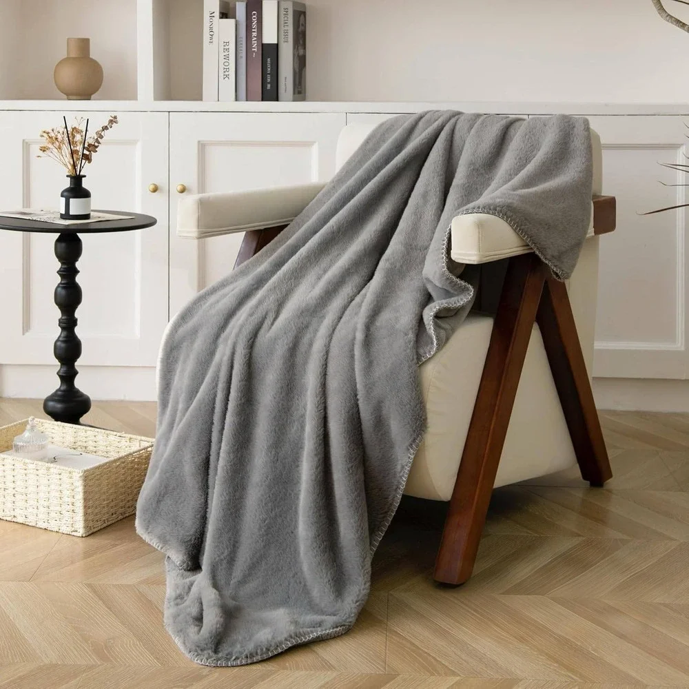 Super Soft Plush Throw Blanket 50 x 65‎ - Cozy, Lightweight, Warm, Gray-NWT